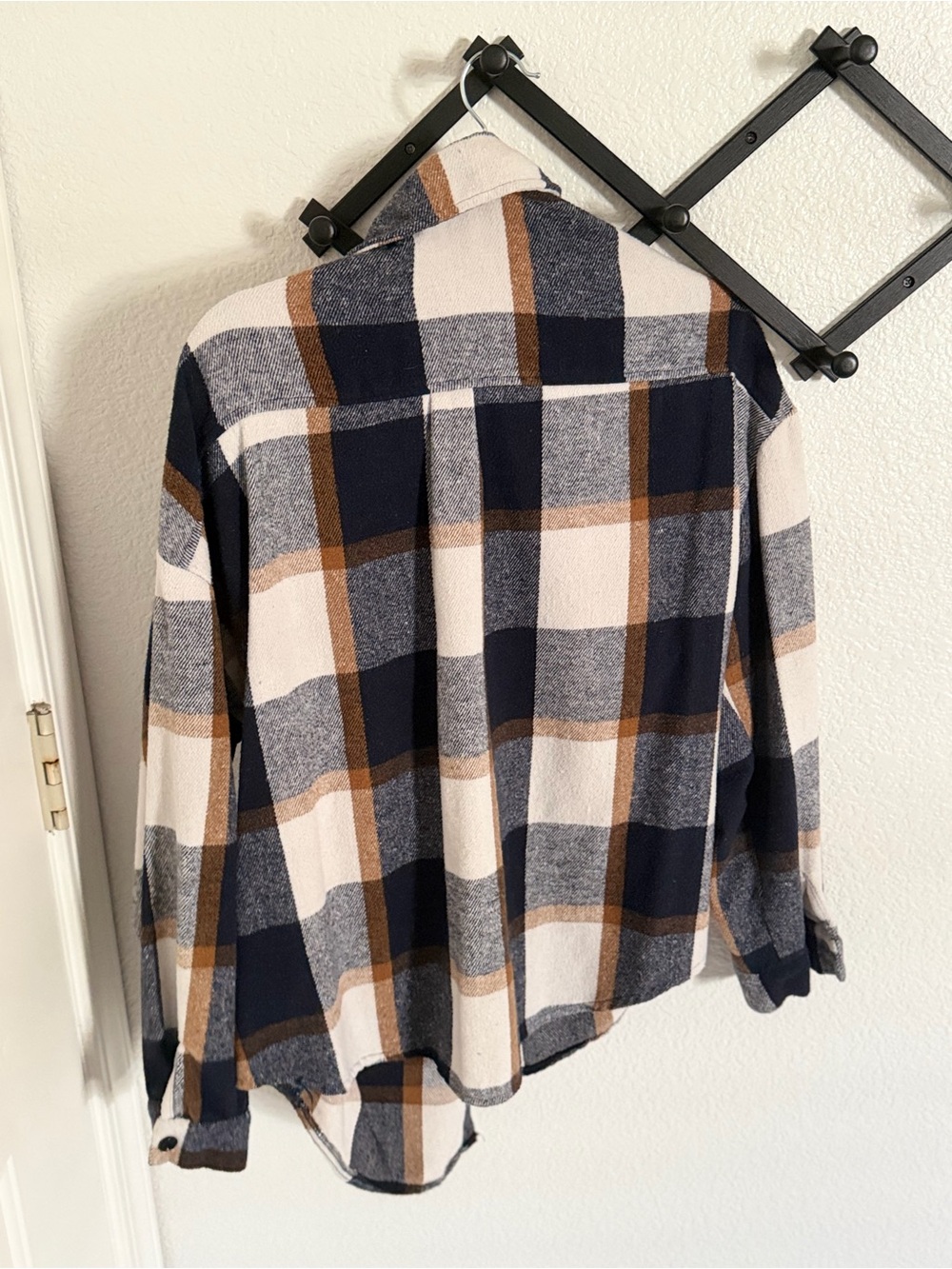 Manfinity Women’s Plaid Shacket XL Navy Cream Brown Button Front Overshirt - Picture 4 of 4